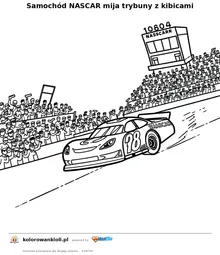 Samochód NASCAR mija trybuny z kibicami — kolorowanka do wydruku dla dzieci
