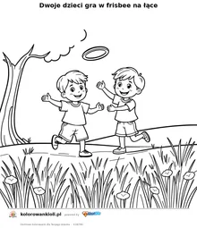 Dwoje dzieci gra w frisbee na łące — kolorowanka do wydruku dla dzieci