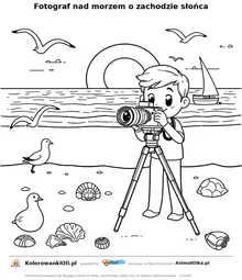 Fotograf nad morzem o zachodzie słońca — kolorowanka na Dzień Fotografii do wydruku